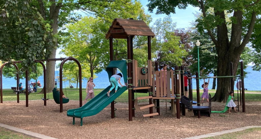 Premier Ford amends restrictions on outdoor playgrounds