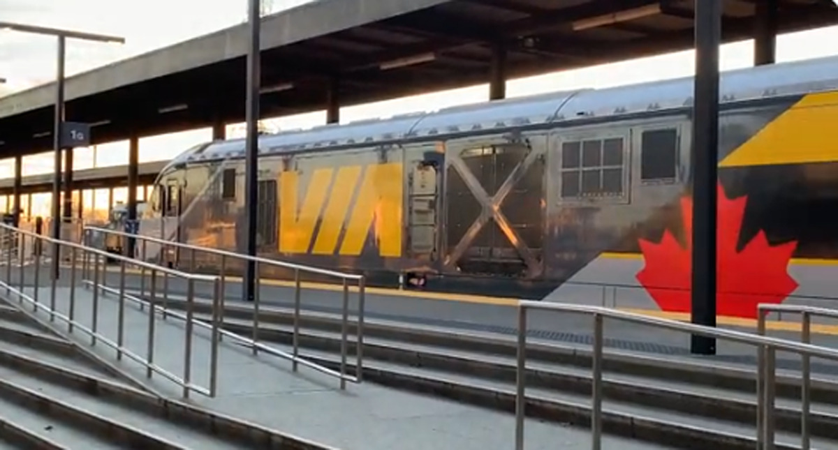 Unifor issues strike notice as VIA Rail negotiations continue