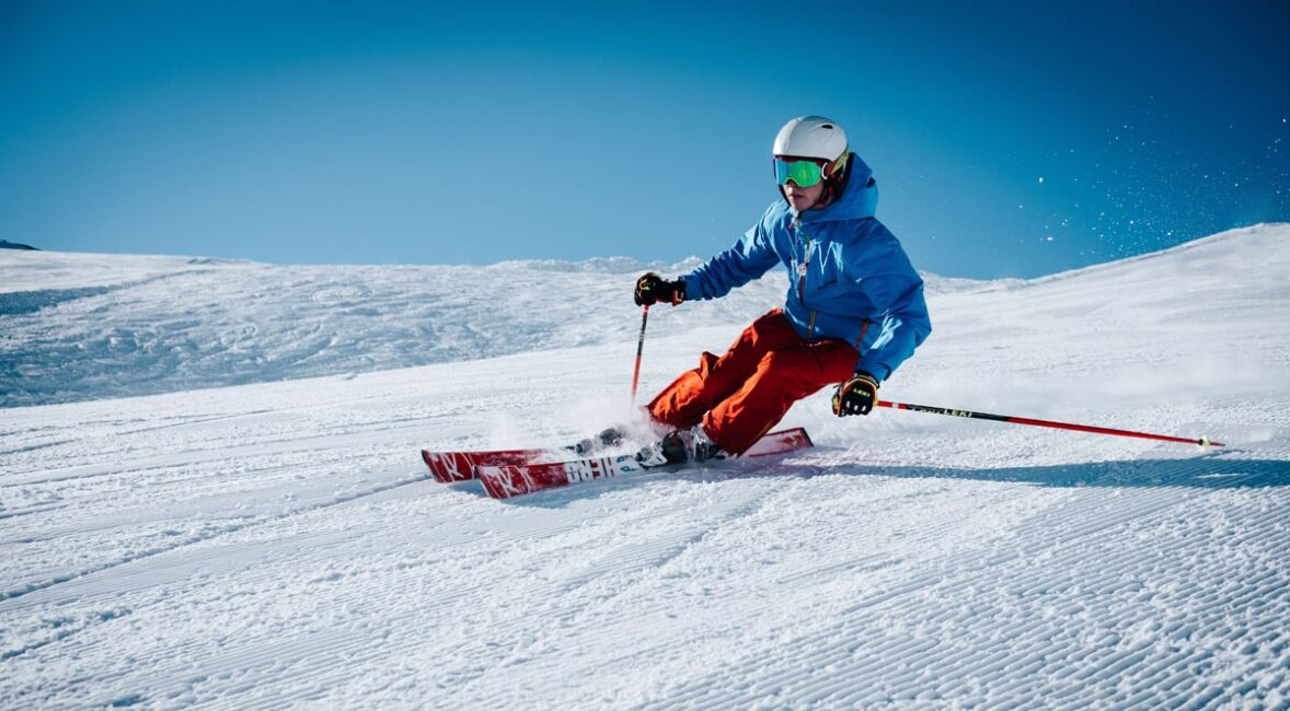 5 things to have on you when skiing or snowboarding