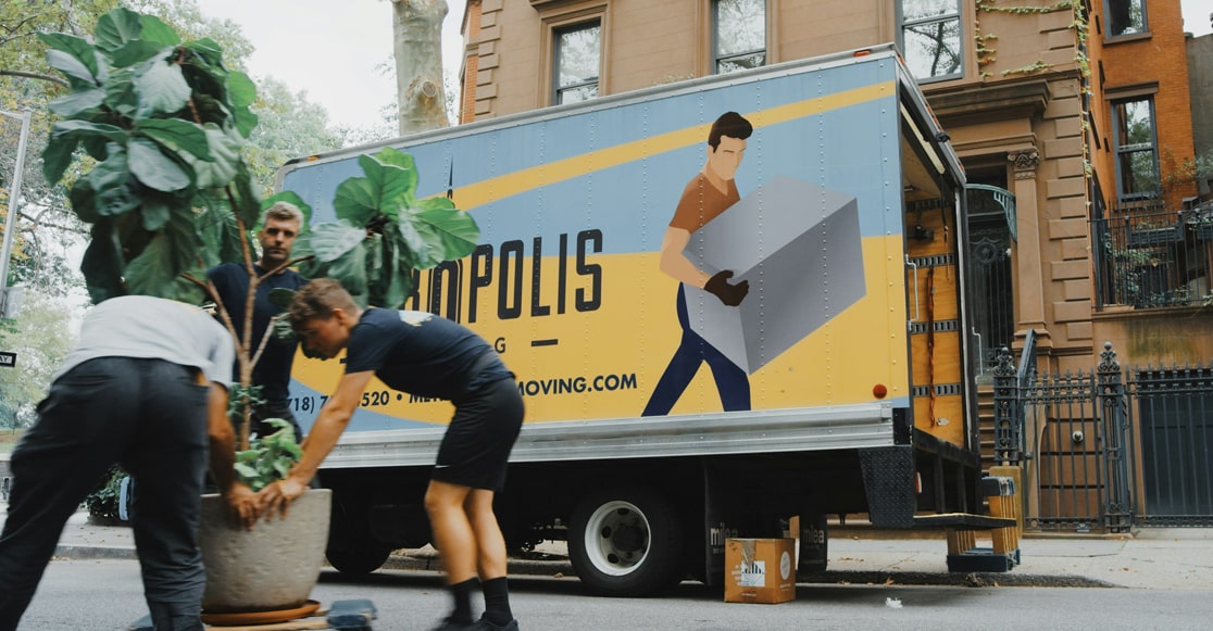 International Movers vs. DIY: Pros and Cons
