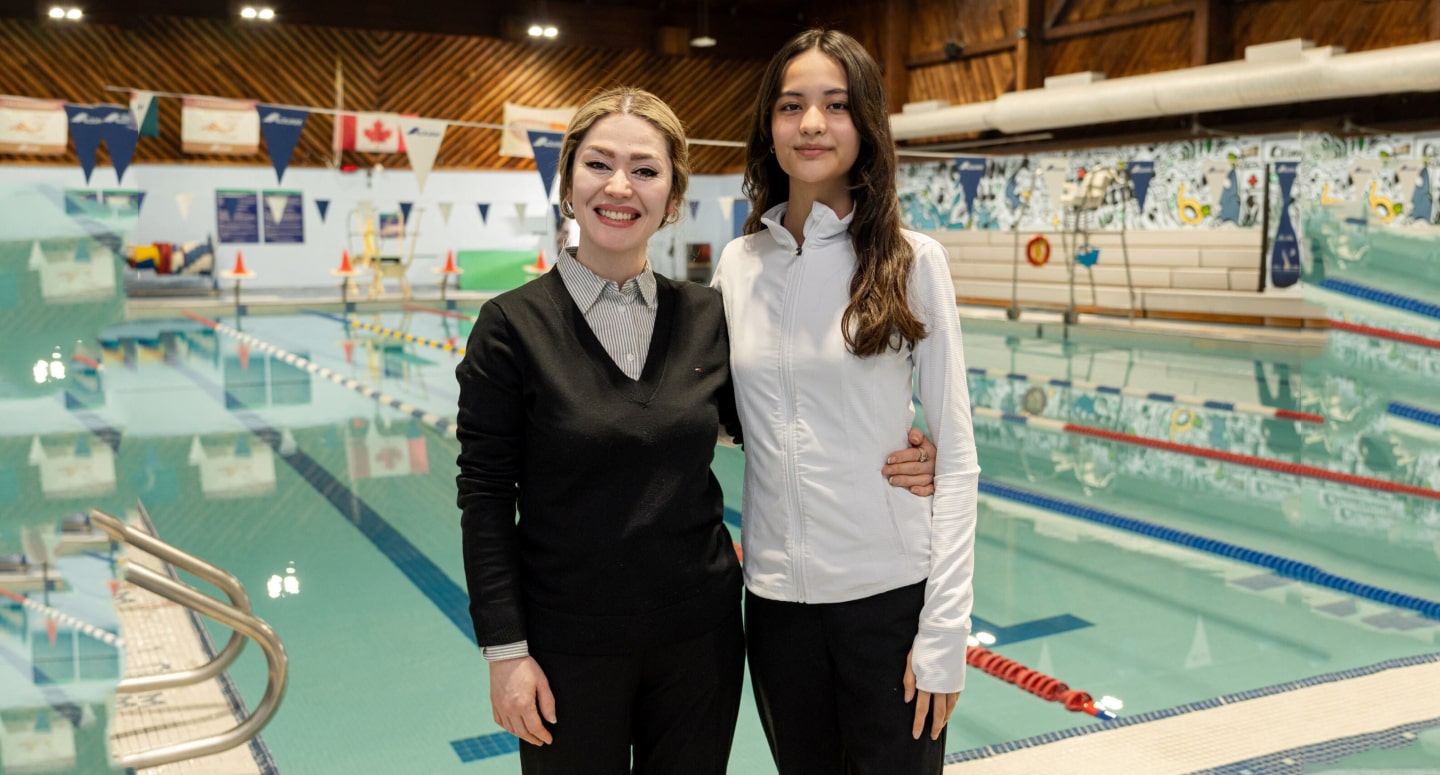 For Afghan mother & daughter Ottawa’s swimming program represents hope